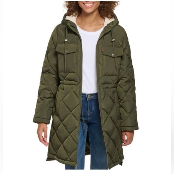 Levi's
Women's Hooded Anorak Puffer Coat - Picture 1 of 14